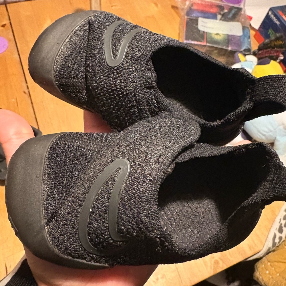 Nike toddler swoosh 1 great walking shoes for babies and toddler - Picture 2 of 6